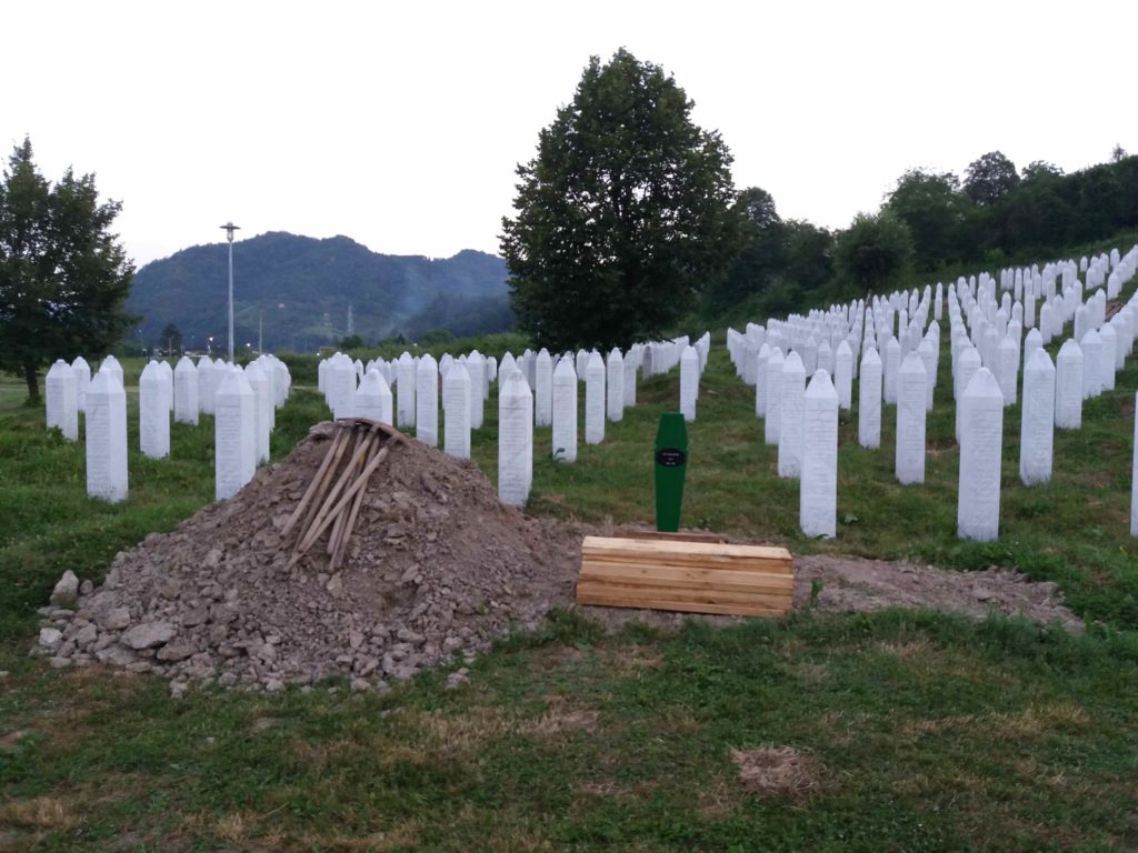 Srebrenica: "Der Krieg hat einen Sklaven aus mir gemacht" | Freitext