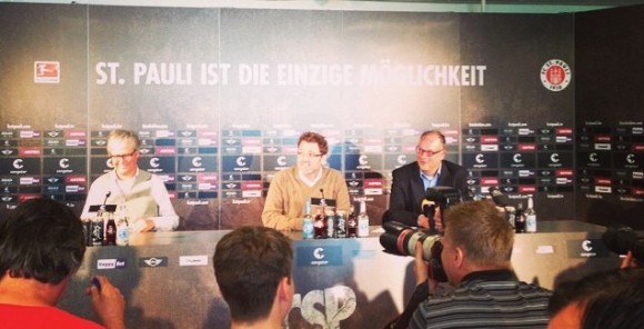 Aufsichtsrat des FC St. Pauli stellt neuen Präsidenten vor - ohne ihn zu präsentieren. Foto: Erik Hauth