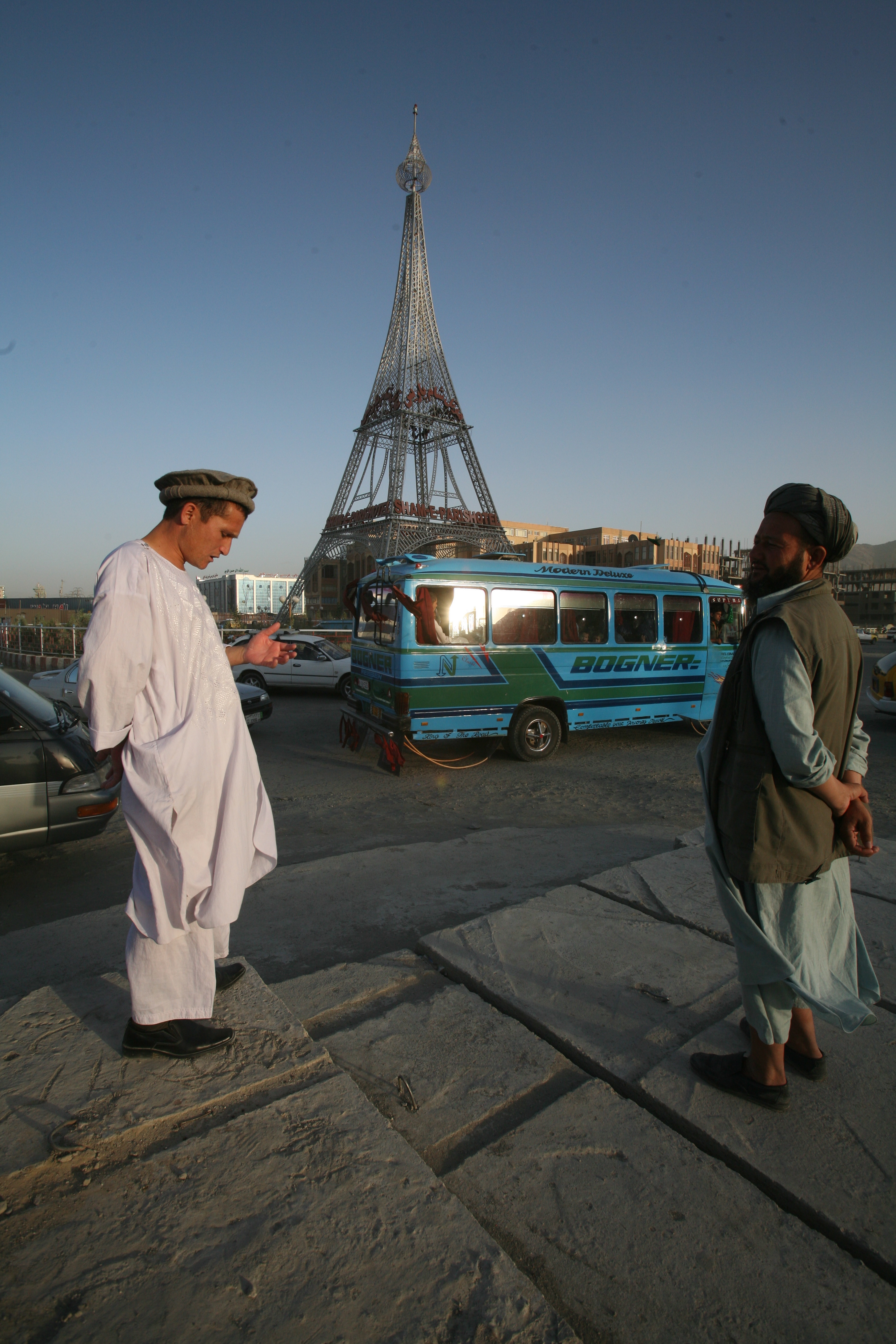 Paris:Kabul3
