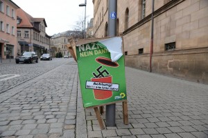 Beschädigtes antifaschistisches Anti-BiSF-Plakat in Fürth © Timo Müller 