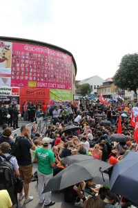 Hunderte Menschen blockierten in Bad Nenndorf 2013 den Kundgebungsort der Neonazis, Foto: Felix M. Steiner