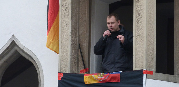 Russlanddeutsche Demo Kempten: Flagge »Deutsch-Russische-Bruderschaft« ©flickr.com/fromoutback2