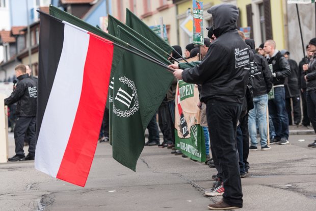 Teilnehmer eines Aufzugs der rechtsextremistischen Partei "Der III. Weg" in Kaiserslautern am 05.03.2016 © Christian Martischius