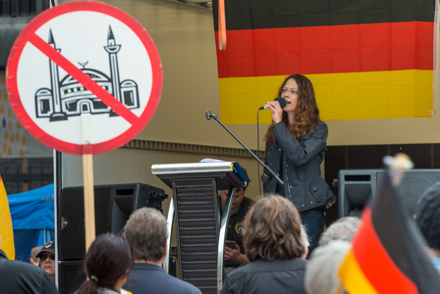 Ester Seitz, treibende Kraft hinter „Widerstand Ost West“ und „Karlsruhe wehrt sich!“ | © Christian Martischius