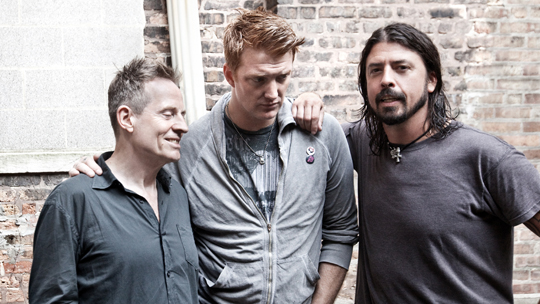John Paul Jones (Led Zeppelin), Josh Homme (Queens Of The Stone Age) und Dave Grohl (Nirvana) gründen eine Band (© Dustin Rabin)