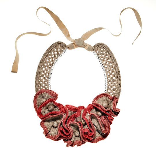Lilly necklace coral b