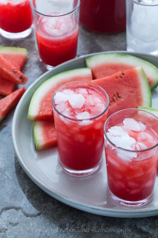 Watermelon-Raspberry-Lemonade-via-GourmandeintheKitchen.com_